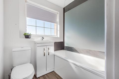 7 Abbey Road, Witney, OX28 5LG