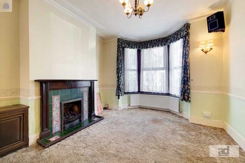 18 Jersey Road, London, E11 4BL