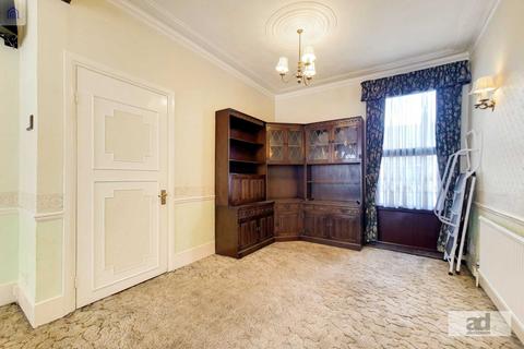18 Jersey Road, London, E11 4BL