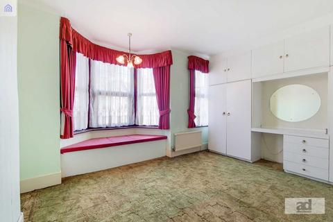 18 Jersey Road, London, E11 4BL