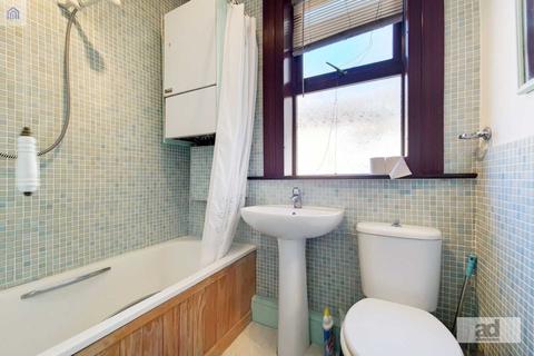 18 Jersey Road, London, E11 4BL