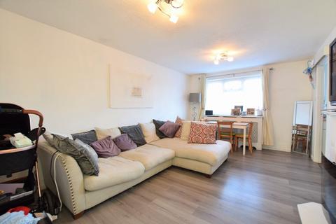 8 Caterham Close, Clacton-on-sea, CO16 8FL