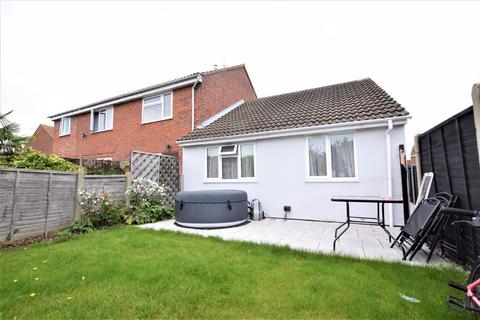 8 Caterham Close, Clacton-on-sea, CO16 8FL