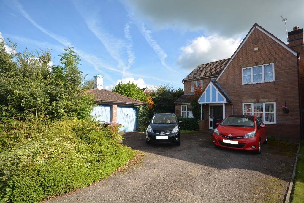 Elm Drive, Holmes Chapel, CW4 4 bed detached house £395,000