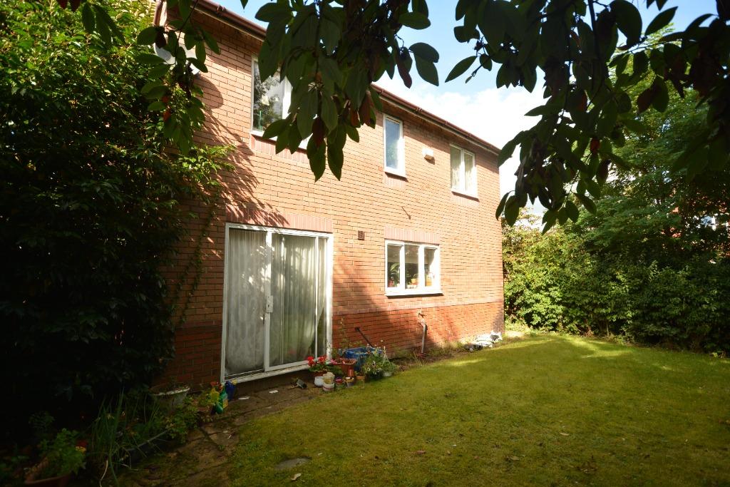 Elm Drive, Holmes Chapel, CW4 4 bed detached house £395,000