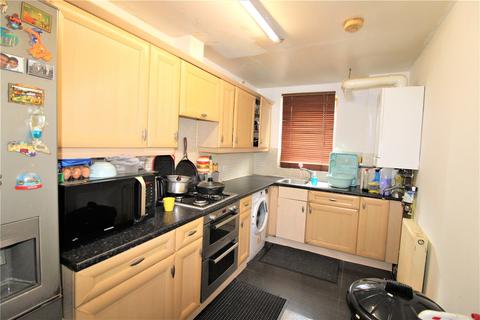 2 bedroom apartment for sale - Waxlow Way, Northolt, Greater London, UB5