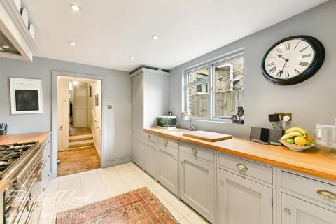 13 Osterley Road, London, N16 8SN