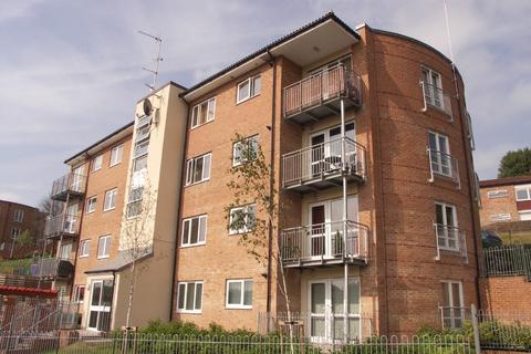 1 bedroom flat to rent, St Hughs Avenue, High Wycombe, HP13