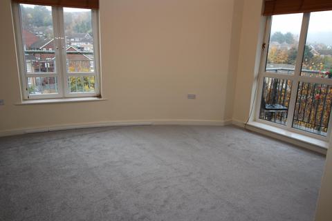 1 bedroom flat to rent, St Hughs Avenue, High Wycombe, HP13