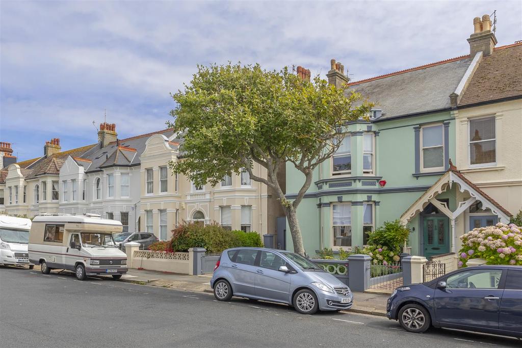 Sackville Gardens, Hove 4 bed semidetached house £1,150,000