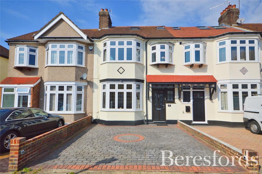 Glenwood Drive, Gidea Park, RM2 4 bed terraced house £550,000