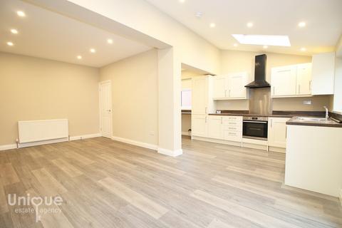 3 Borrowdale Avenue, Fleetwood, FY7 7LF