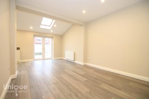 3 Borrowdale Avenue, Fleetwood, FY7 7LF