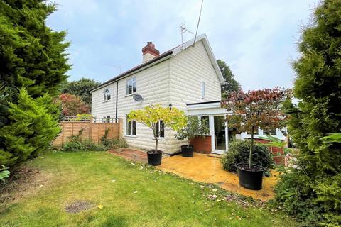 2 bedroom semi-detached house to rent, Ipswich