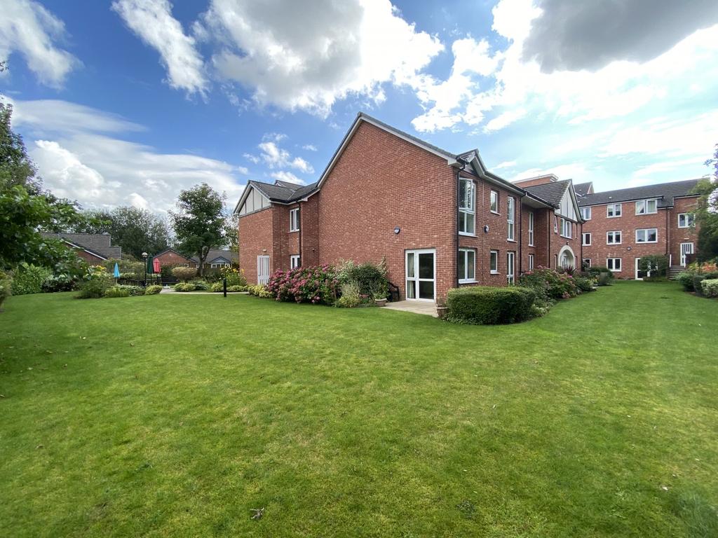 Marple Road, Offerton, Stockport, SK2 2 bed apartment £150,000