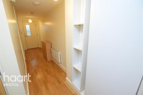 2 bedroom flat to rent, Royal Parade, BS8