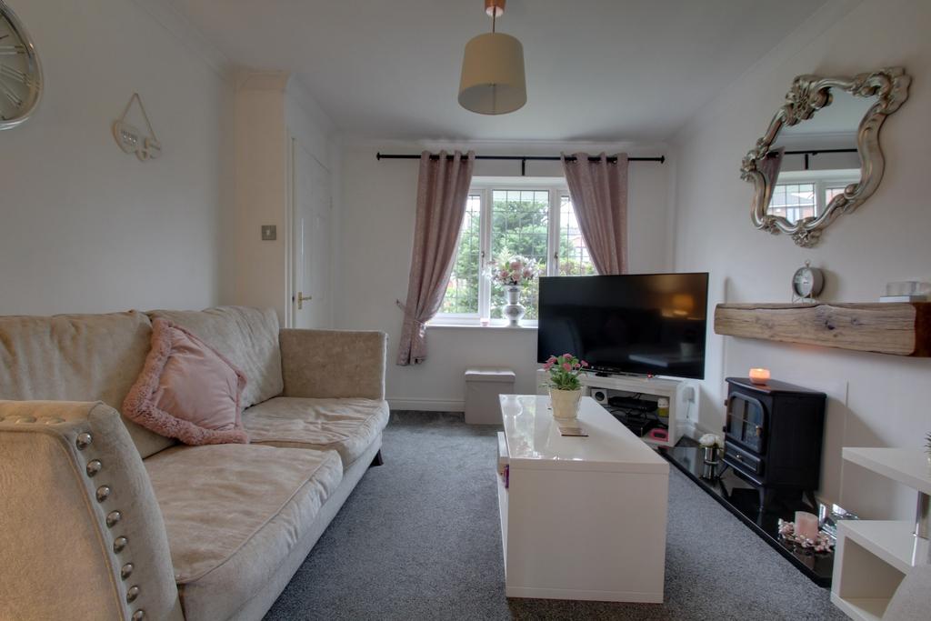 Harlech Way, Milking Bank, Dudley, DY1 2 bed semidetached house £195,000
