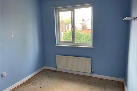 1 Bannatyne Close, Manchester, M40 3TD