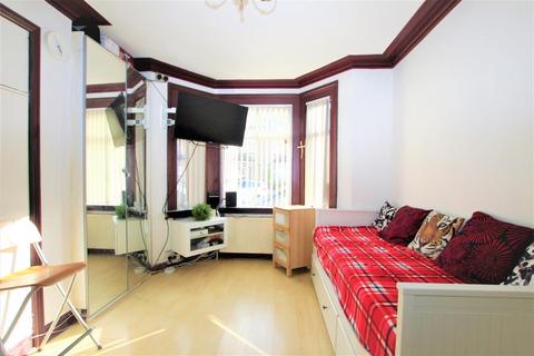 108 Stanley Road, Harrow, HA2 8AZ