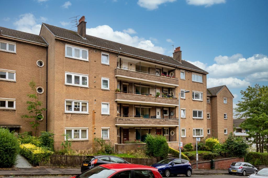Thornwood Drive, Flat 2/1, Thornwood, Glasgow, G11 7UG 3 bed flat £