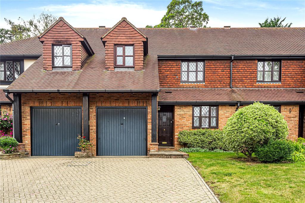 The Chyne, Gerrards Cross, Buckinghamshire, SL9 3 bed terraced house