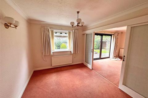 3 bedroom bungalow for sale - Woodland Way, New Milton, BH25
