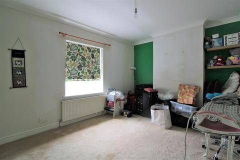 2 Stonecroft Road, Erith, DA8 1HP