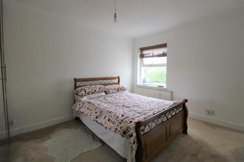 2 Stonecroft Road, Erith, DA8 1HP