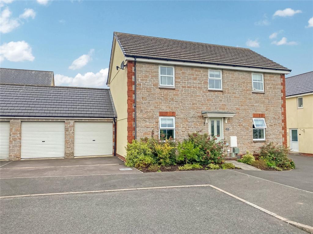Okehampton 4 bed detached house £375,000