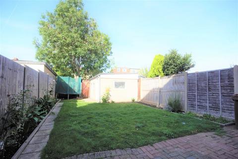 4 bedroom end of terrace house to rent, Durley Avenue, Pinner HA5