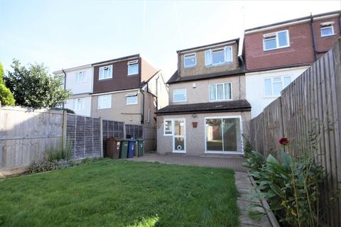 4 bedroom end of terrace house to rent, Durley Avenue, Pinner HA5