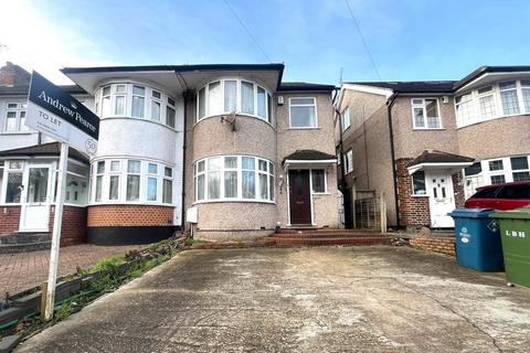 4 bedroom end of terrace house to rent, Durley Avenue, Pinner HA5