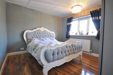 5 Foxhill Road, Thorne, Doncaster, DN8 5QA