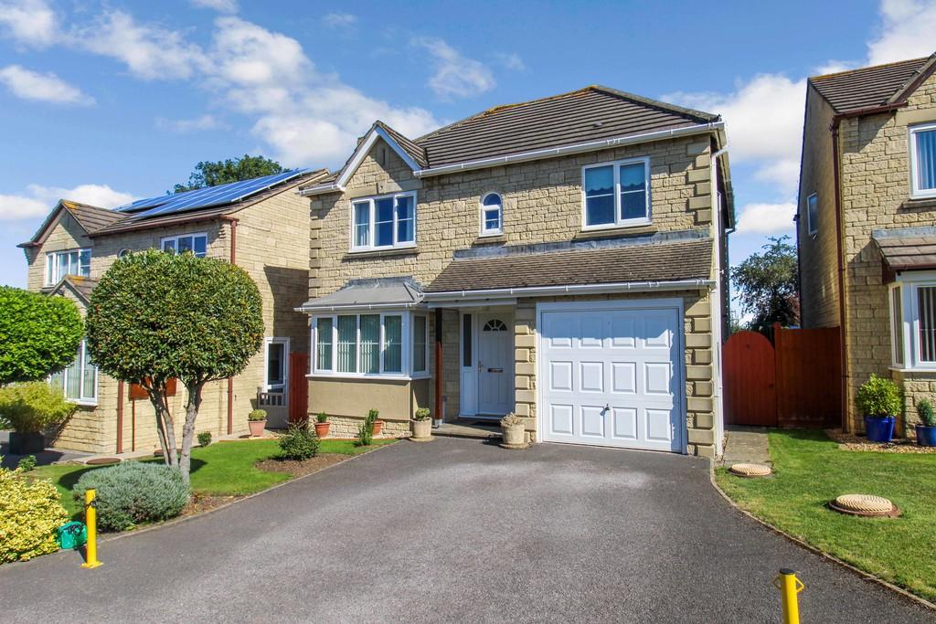 Warbler Close, Trowbridge 4 bed detached house £415,000