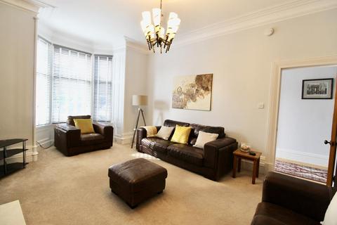 2 bedroom flat to rent, Whitehall Road, West end, Aberdeen, AB25