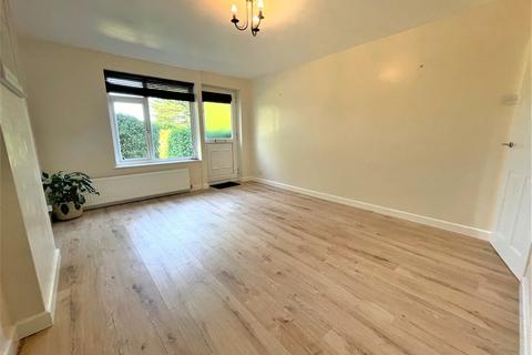 2 bedroom townhouse to rent, New Park Way, Farsley