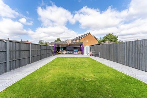 2 bedroom terraced house for sale, Wright Road, Hounslow