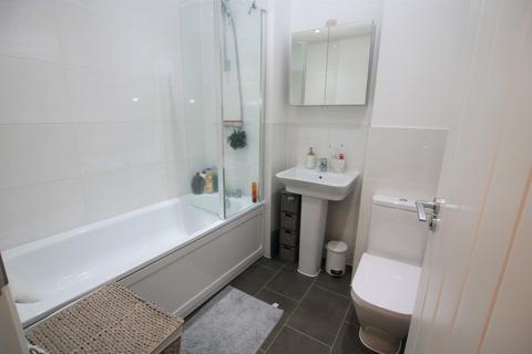 13 Algar Close, Dunmow, CM6 4AF