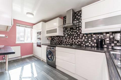 2 bedroom terraced house for sale, Wright Road, Hounslow