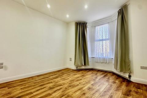 2 bedroom apartment to rent, Stanhope Gardens, Harringay N4