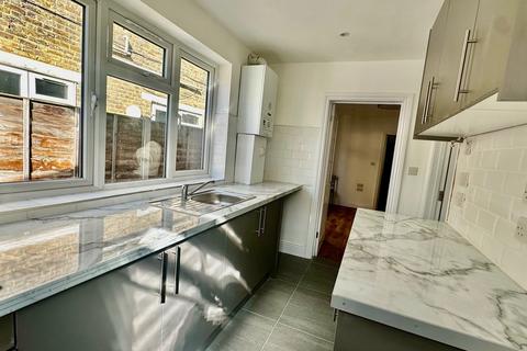 2 bedroom apartment to rent, Stanhope Gardens, Harringay N4