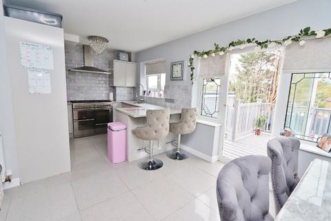 33 Warden Avenue, Romford, RM5 2SP
