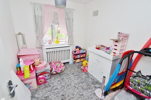 33 Warden Avenue, Romford, RM5 2SP