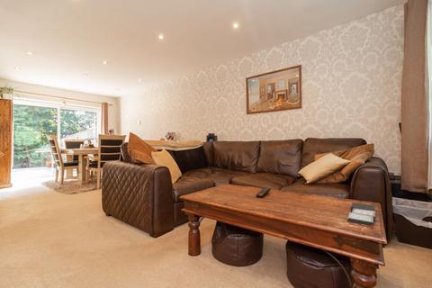 5 Fosterdown, Godstone, RH9 8BQ
