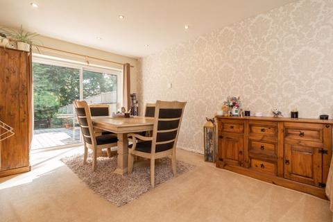 5 Fosterdown, Godstone, RH9 8BQ