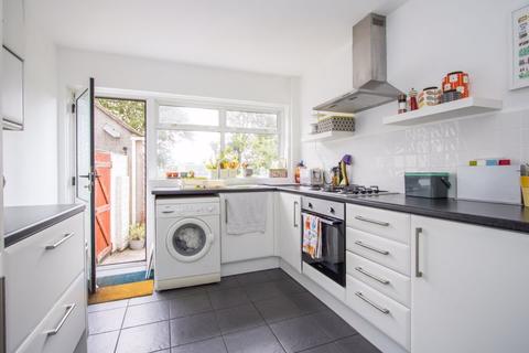 28 Beechwood Drive, Penarth, CF64 3QZ