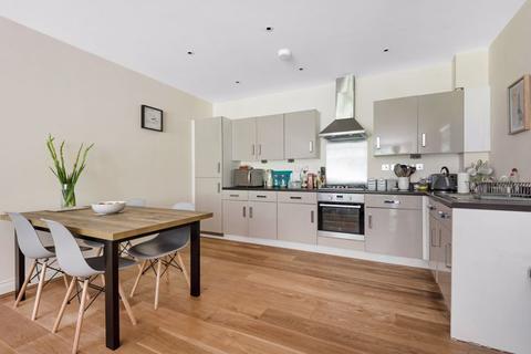 Flat 3, Malvern House, 2 Foxley Road, Kenley, CR8 5FE