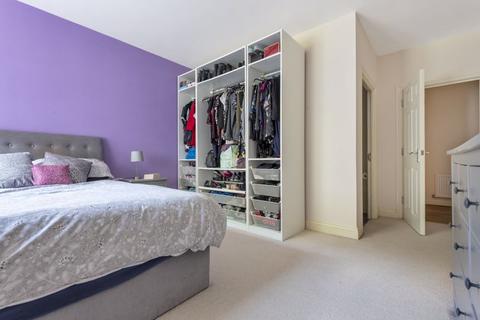 Flat 3, Malvern House, 2 Foxley Road, Kenley, CR8 5FE