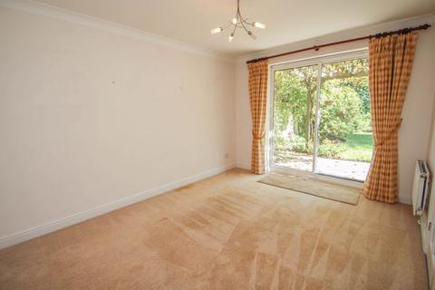 7 Bourne Close, Thames Ditton, KT7 0EA