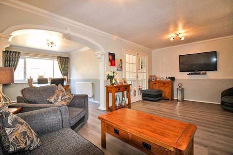 28 Alcester Drive, Willenhall, WV13 3QJ